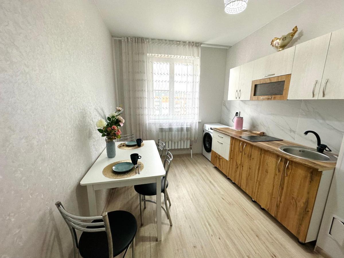 1 Комнатная Драмтеатр 1Bedroom Apartment Ustʼ-Kamenogorsk Exterior foto