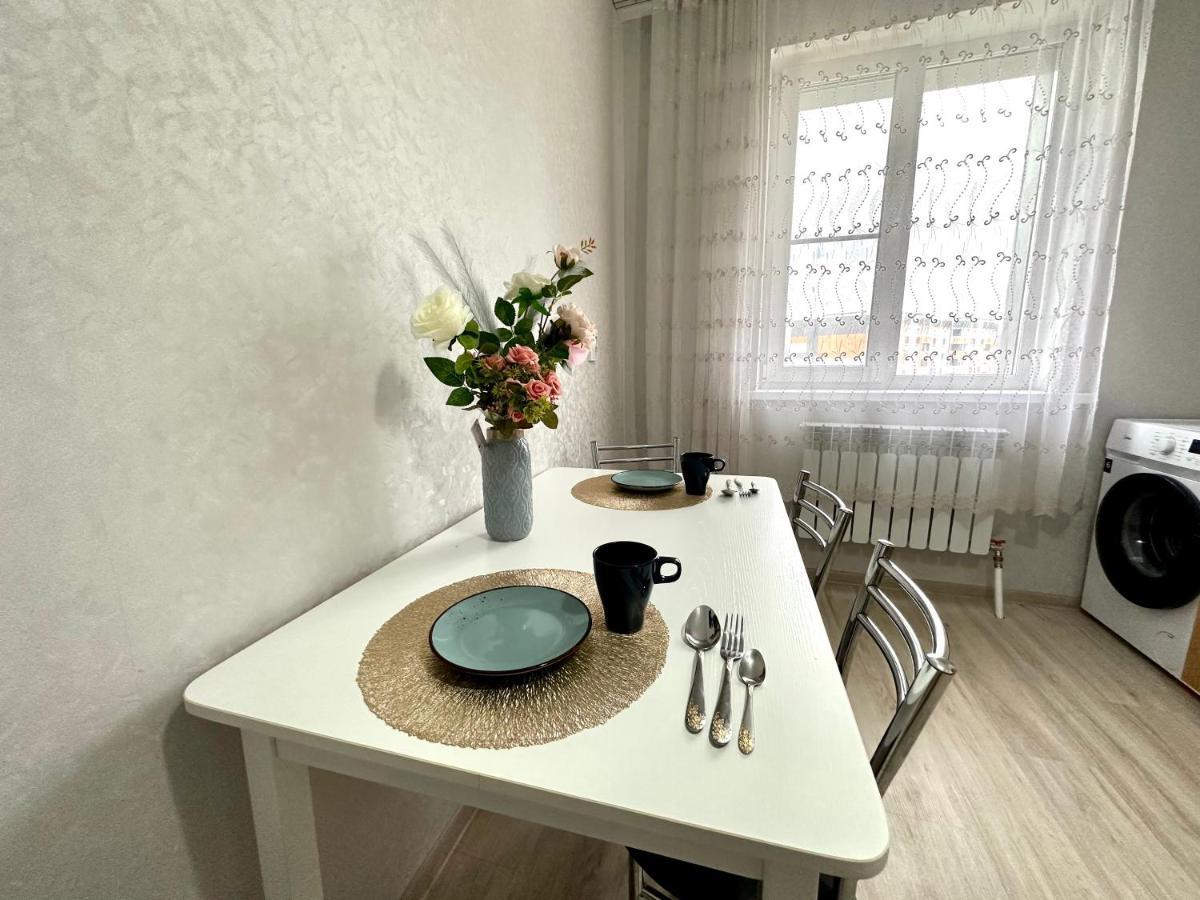 1 Комнатная Драмтеатр 1Bedroom Apartment Ustʼ-Kamenogorsk Exterior foto