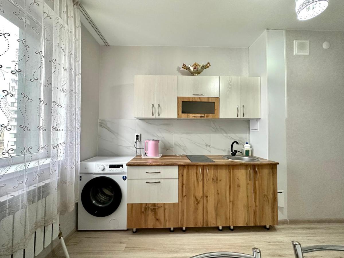 1 Комнатная Драмтеатр 1Bedroom Apartment Ustʼ-Kamenogorsk Exterior foto