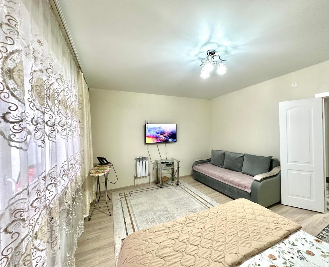 1 Комнатная Драмтеатр 1Bedroom Apartment Ustʼ-Kamenogorsk Exterior foto