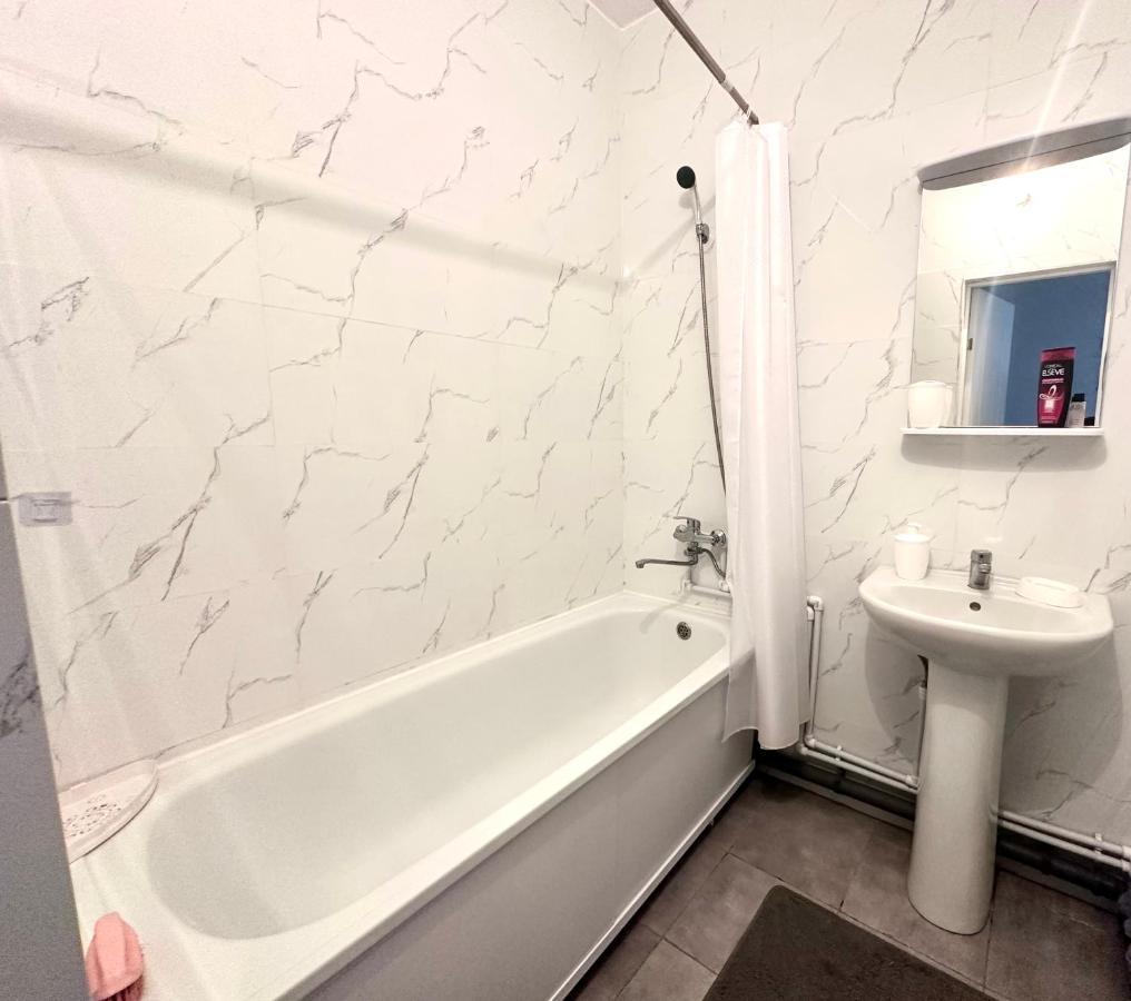 1 Комнатная Драмтеатр 1Bedroom Apartment Ustʼ-Kamenogorsk Exterior foto